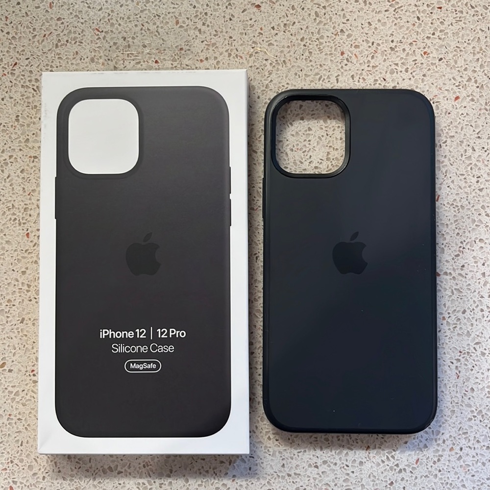 Apple iPhone 12/12 Pro Silicone Case